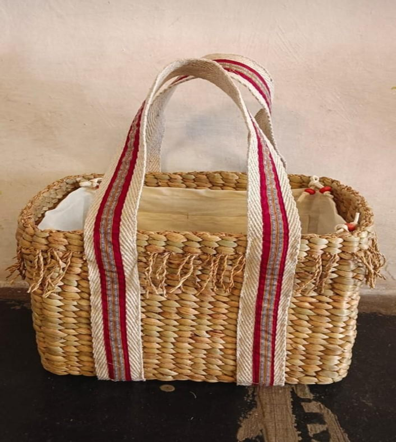 Handcrafted single weave picnic basket made from water hyacinth – eco-friendly outdoor utility from India