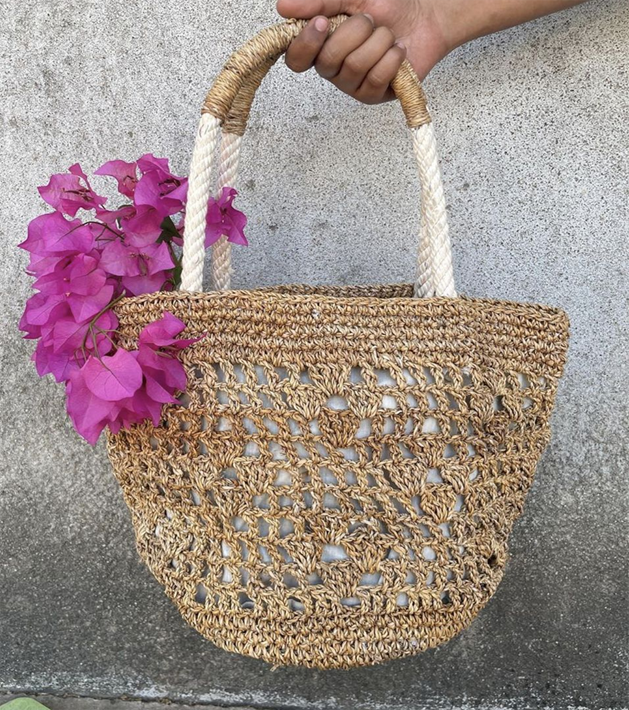 Handwoven Banana Fibre Bandh Jali Bag – Traditional elegance