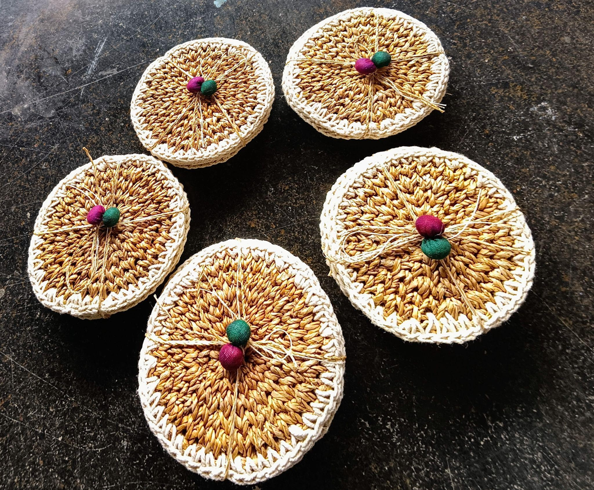 Banana Fibre Coaster Set – Round handcrafted coaster set from India