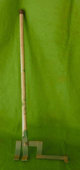 Heavy-Duty Root Puller Tool for Gardening and Farming – Export-Grade Weed and Root Remover from India