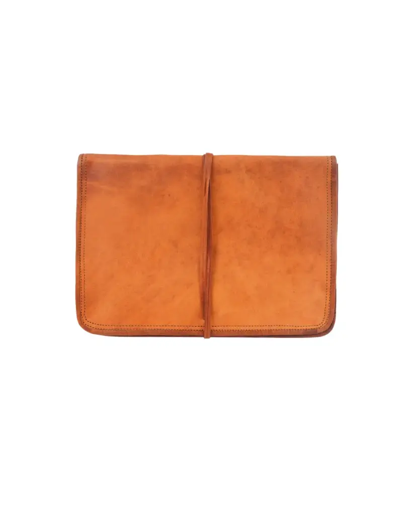 Handmade Vegetable-Tanned Leather Laptop Sleeve | Premium Goat Leather Case with Padded Compartment & Velvet Lining | Slim Protective Cover for 13” / 15” Laptops | Anti-Fade, Durable, Artisanal Craft